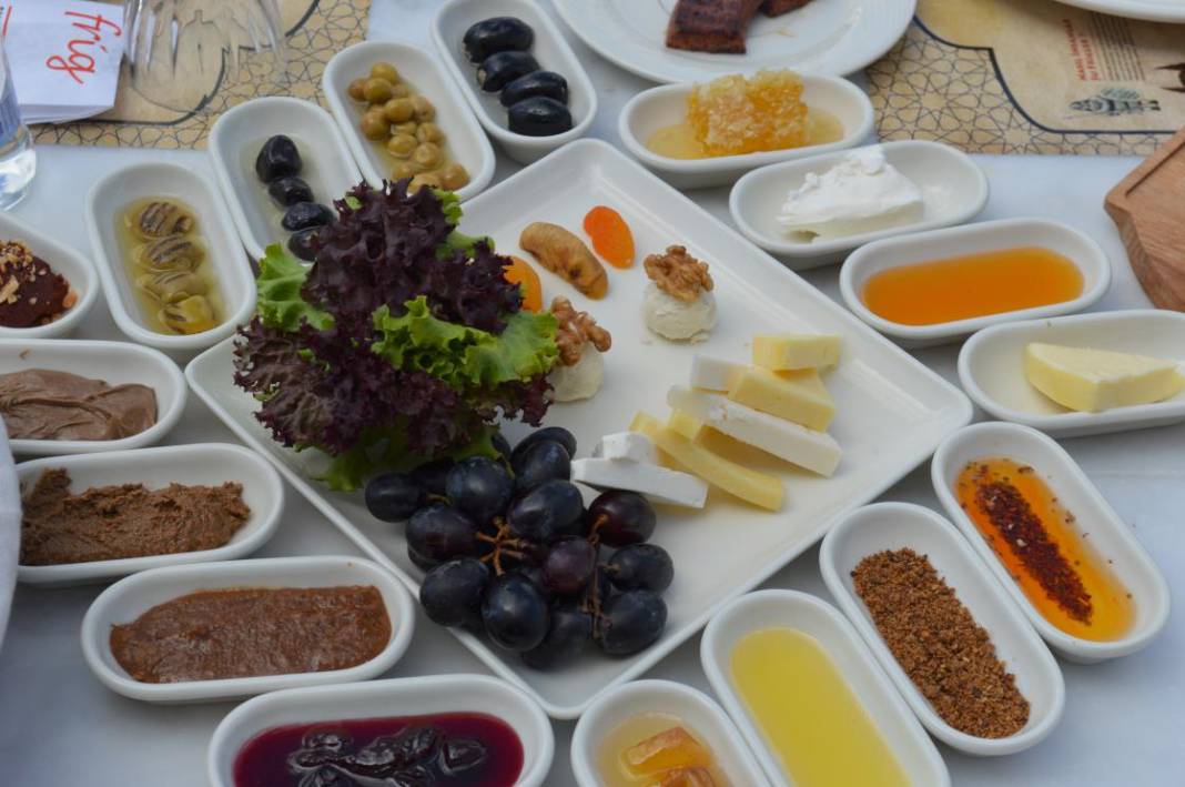 Katmer ve serpme kahvaltı dünyayı salladı! En iyi 10 kahvaltı listesi açıklandı! 1